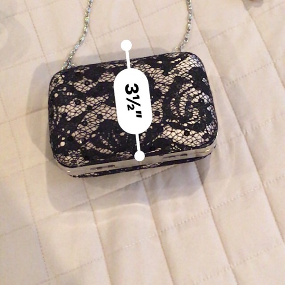 SMALL ELEGANT EVENING PURSE - Picture 9 of 11